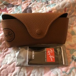 Brand new ray ban case and cleaning cloth
